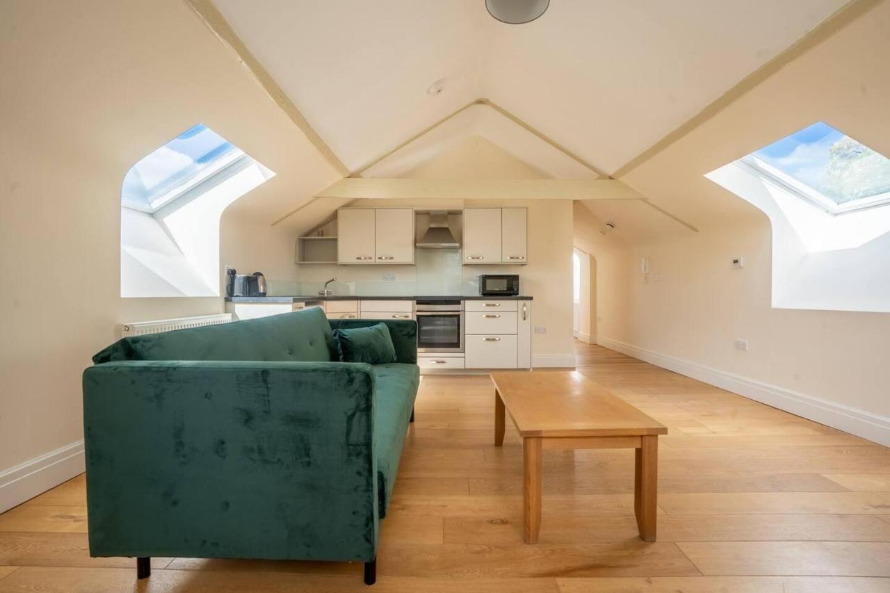 Charming 1-Bed Loft In Caerleon Apartment Newport  Exterior photo