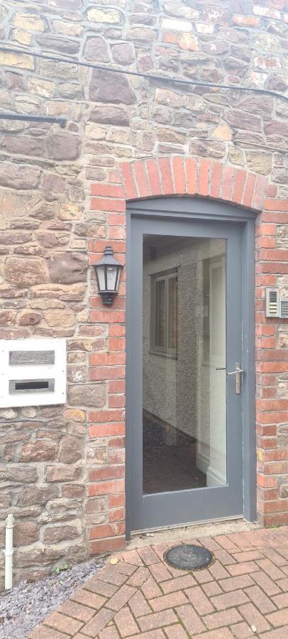 Charming 1-Bed Loft In Caerleon Apartment Newport  Exterior photo